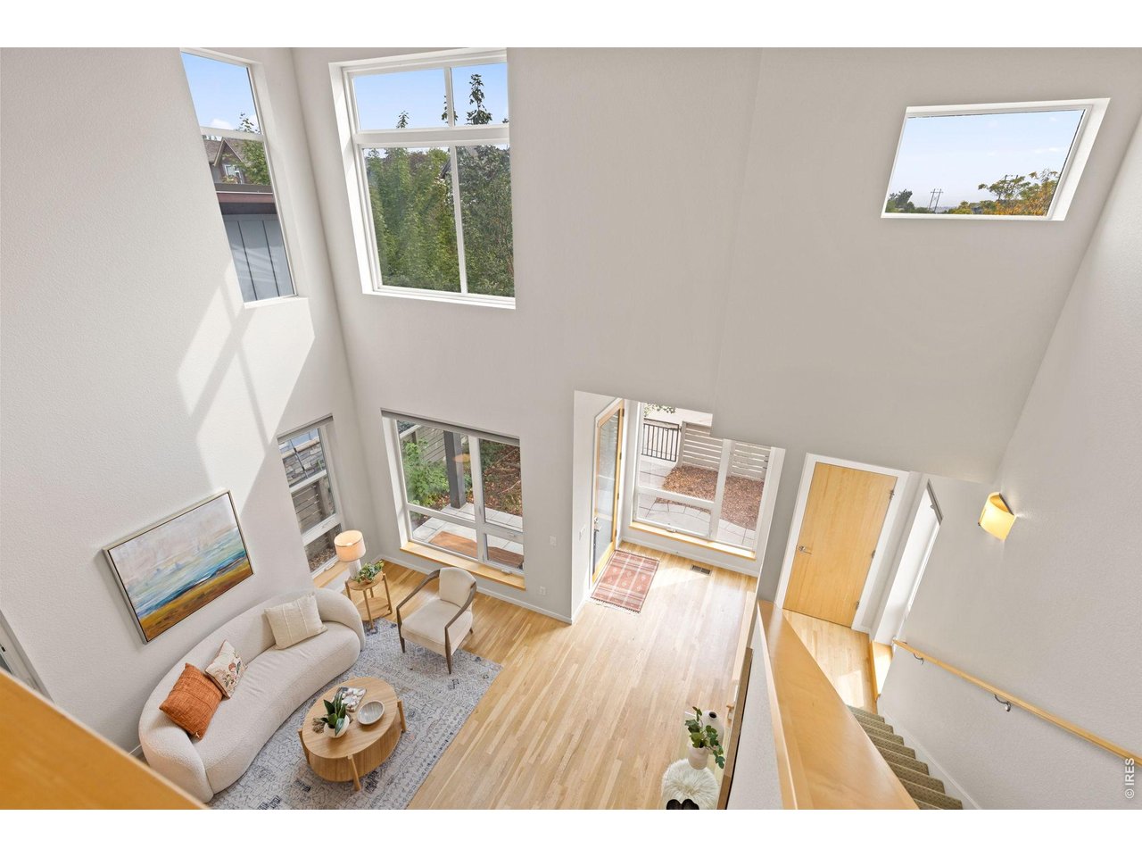 2111 Hecla Dr