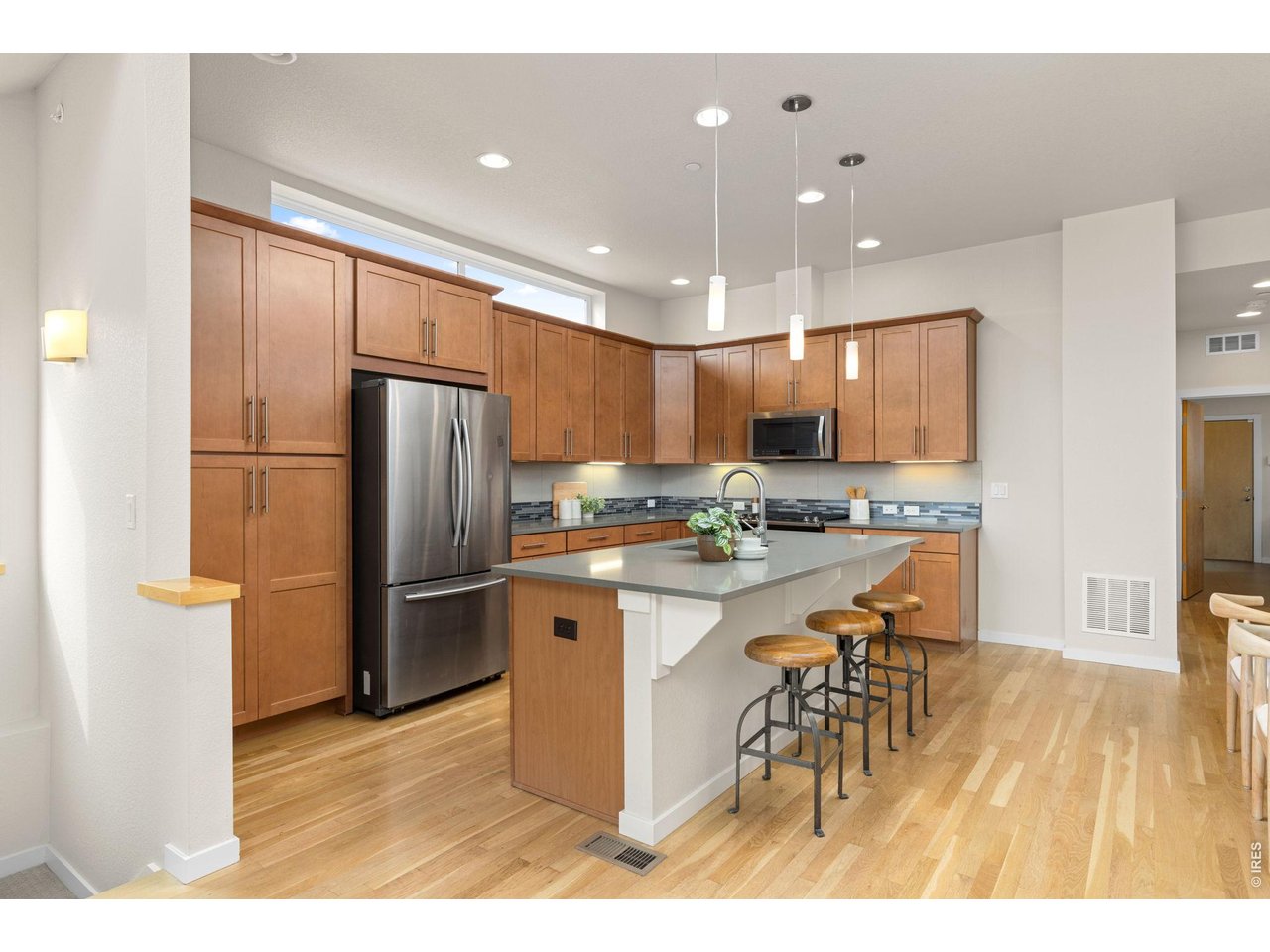2111 Hecla Dr