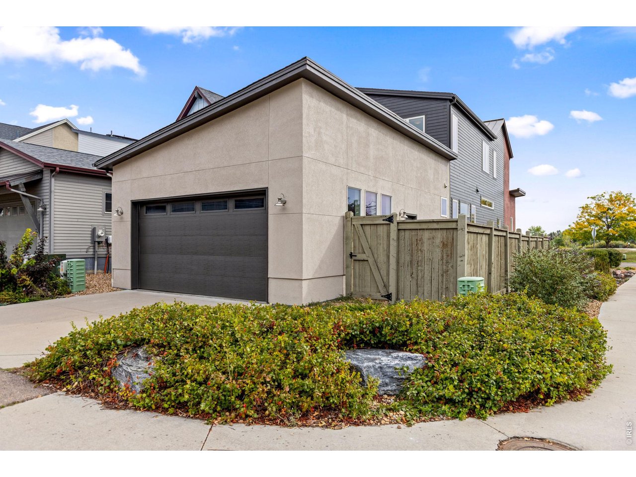 2111 Hecla Dr