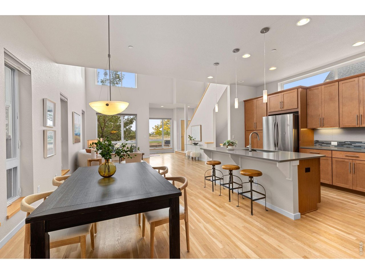 2111 Hecla Dr