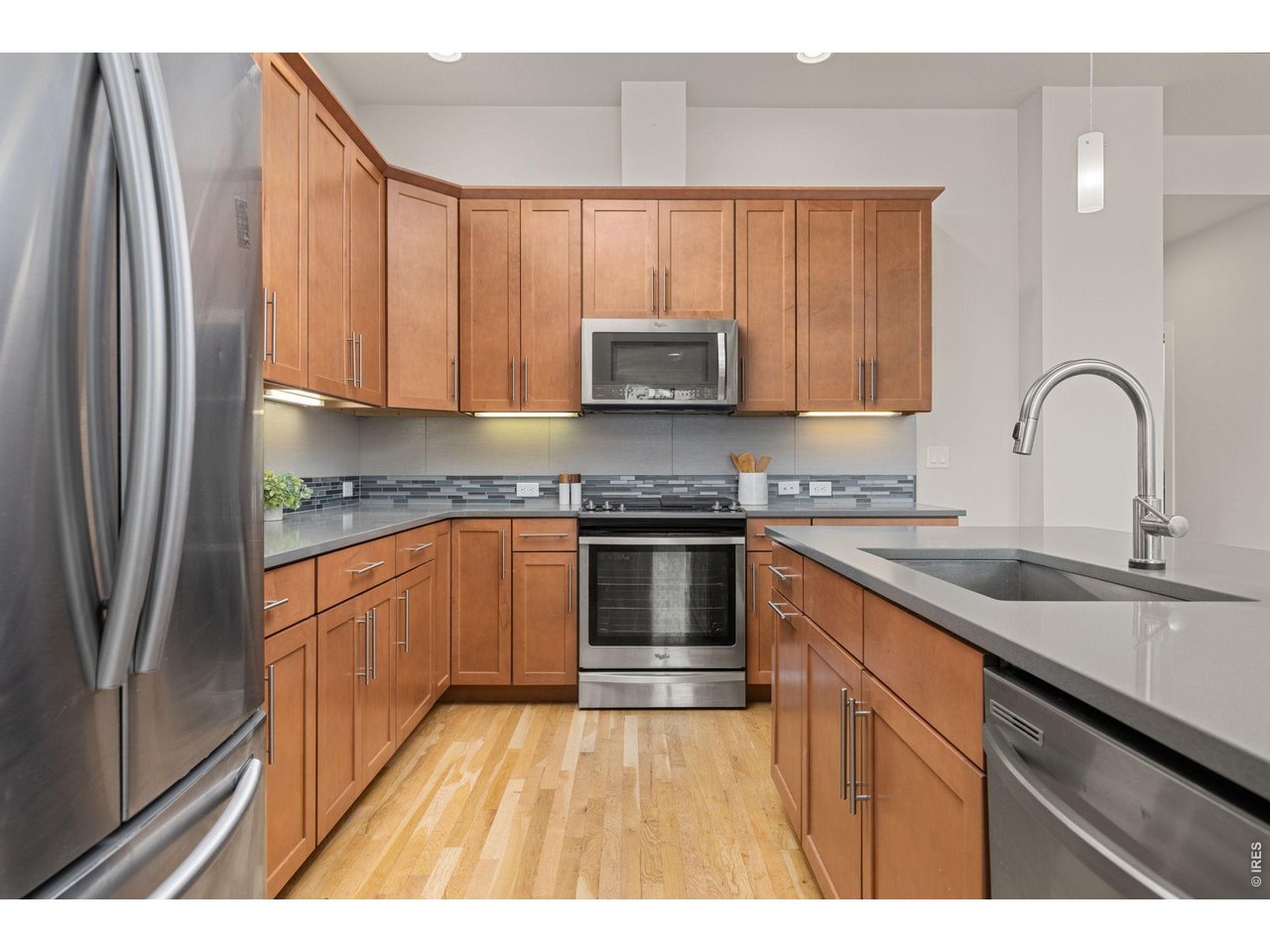 2111 Hecla Dr