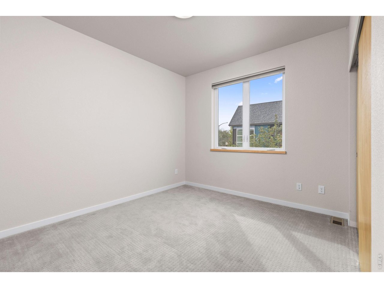 2111 Hecla Dr