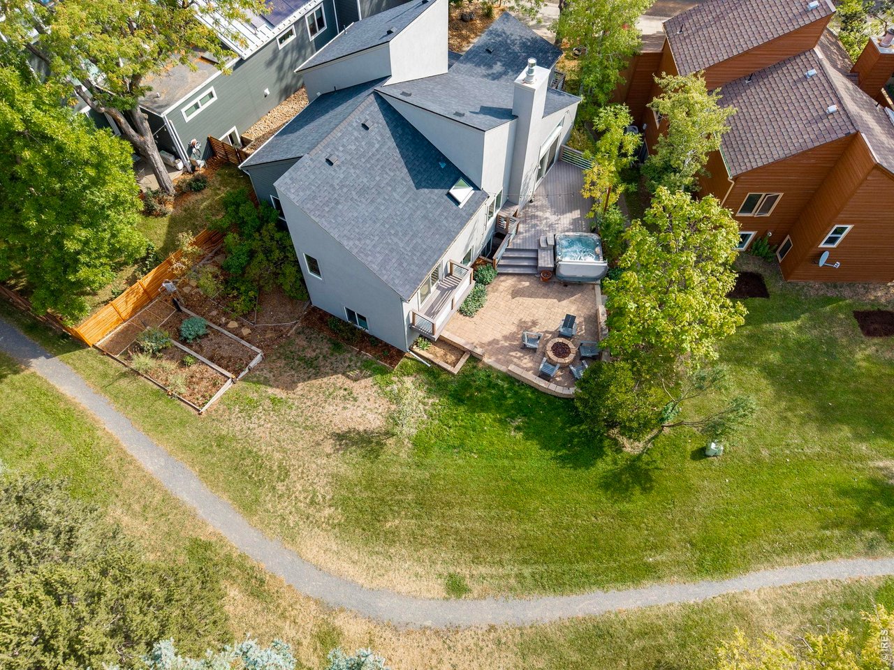 3845 Birchwood Dr