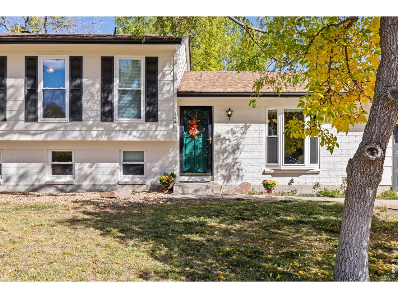1221 Picardy Pl