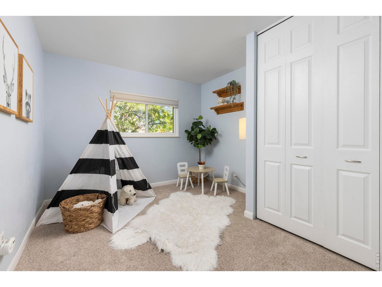 1221 Picardy Pl