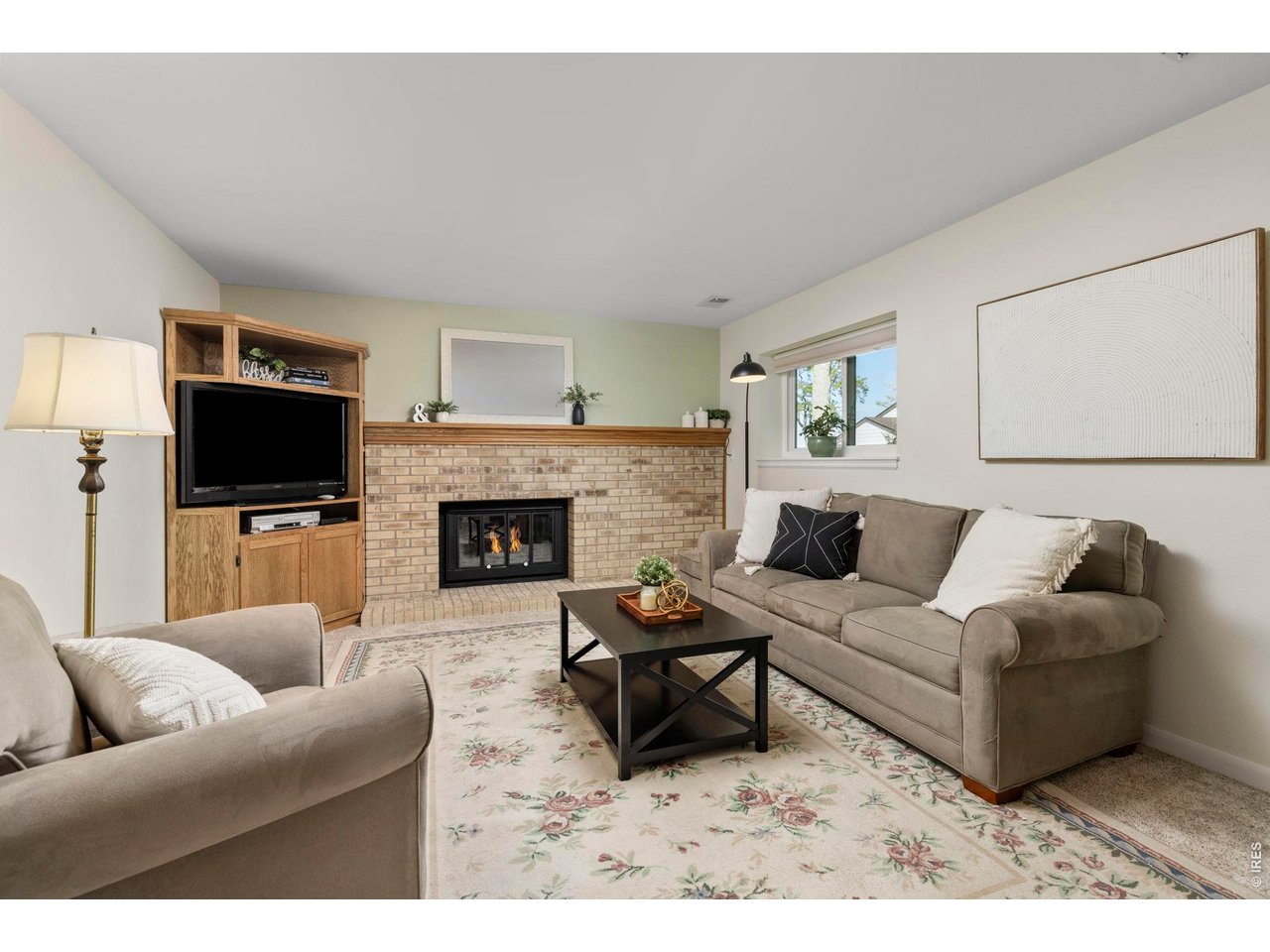 1221 Picardy Pl