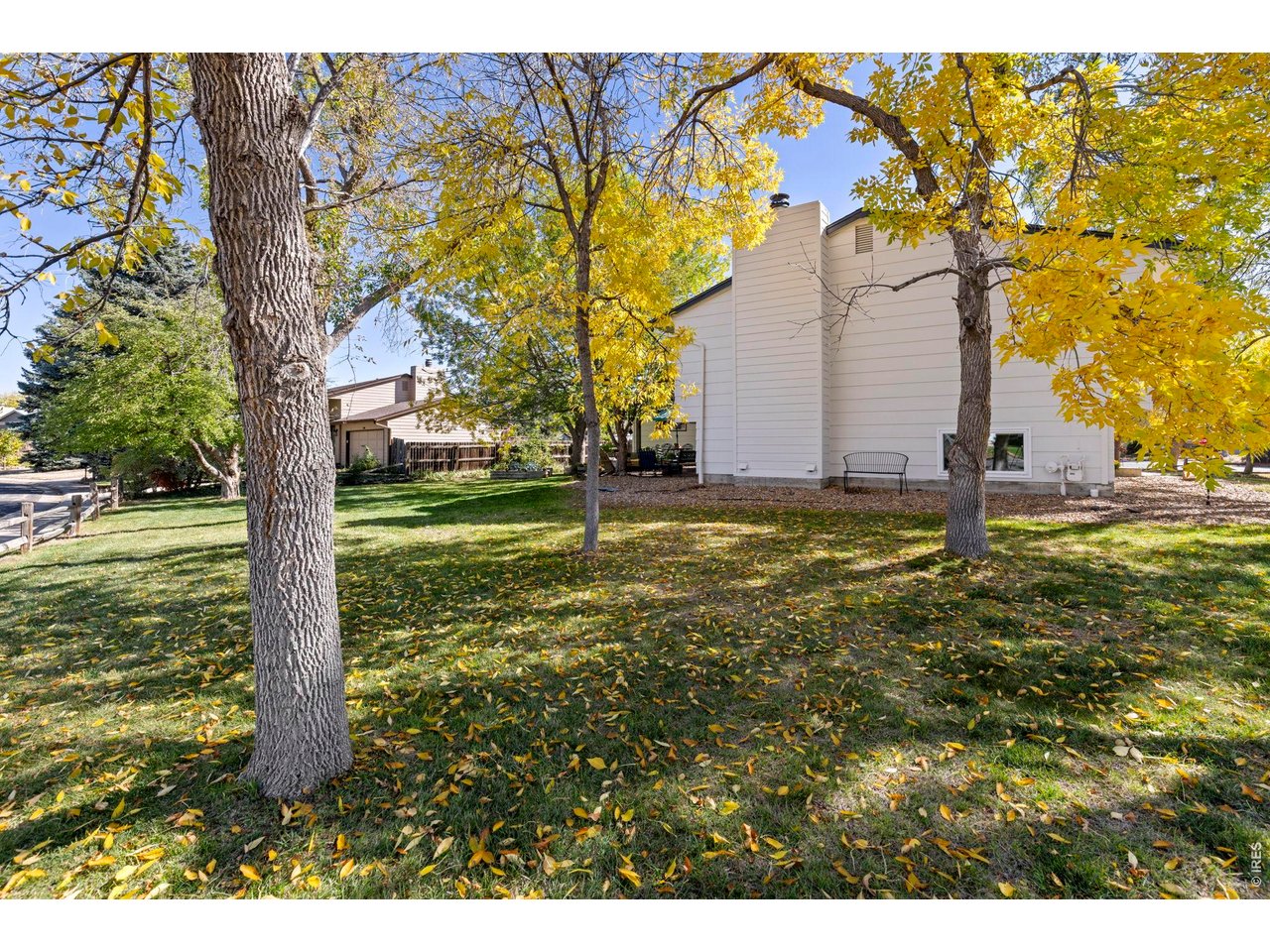 1221 Picardy Pl