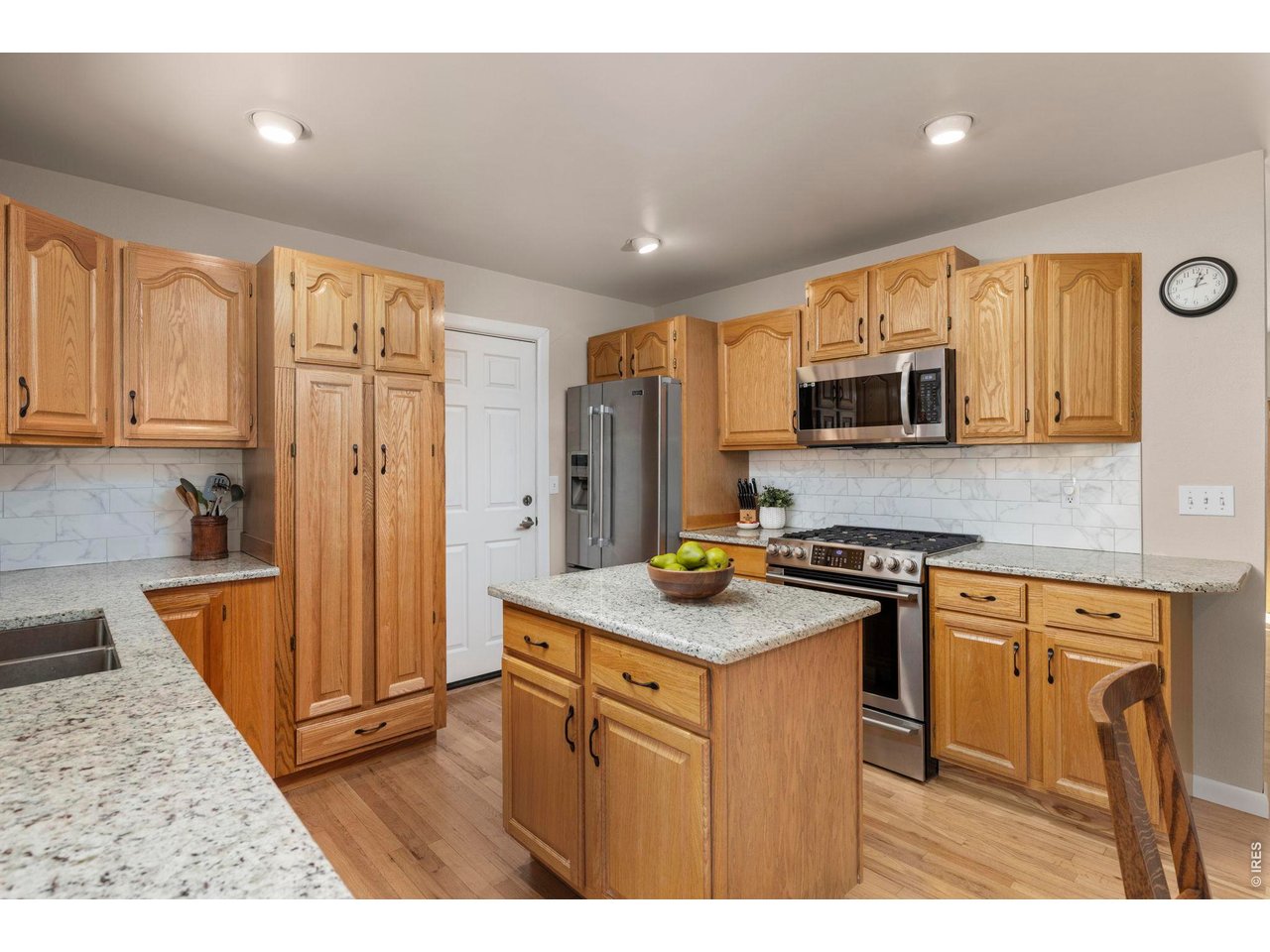 1221 Picardy Pl