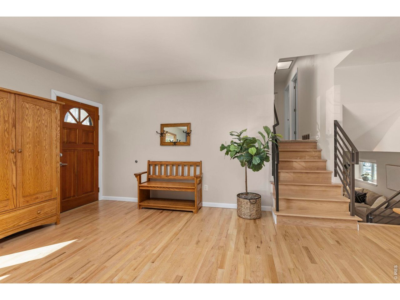 1221 Picardy Pl