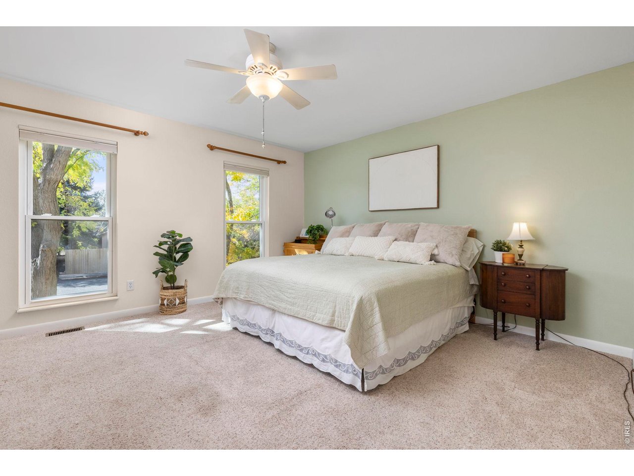 1221 Picardy Pl