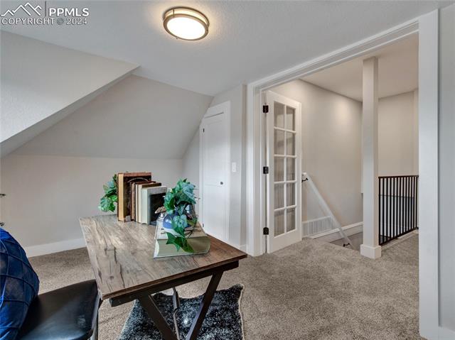 1233 N Institute Street