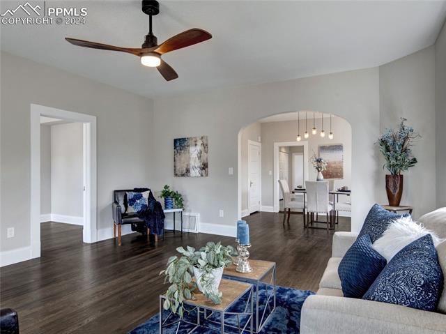 1233 N Institute Street