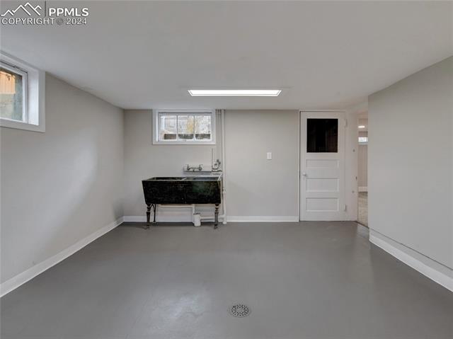 1233 N Institute Street