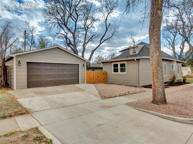 1233 N Institute Street