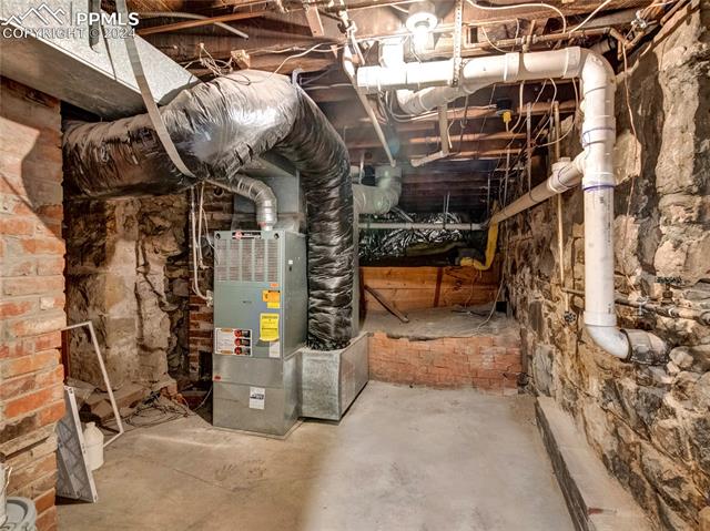 1233 N Institute Street