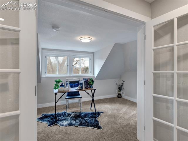 1233 N Institute Street