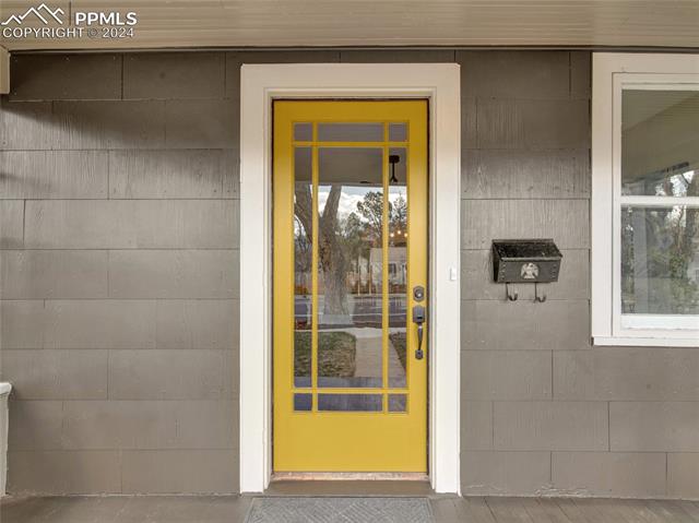 1233 N Institute Street