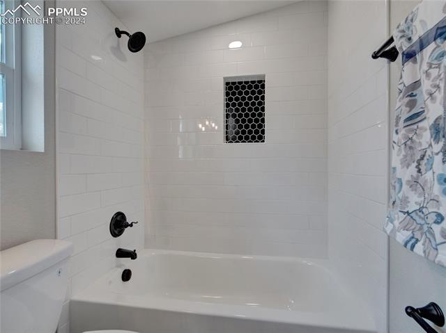 1233 N Institute Street