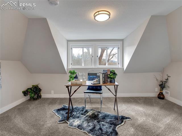 1233 N Institute Street