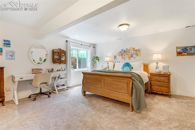 1825 Parkview Boulevard