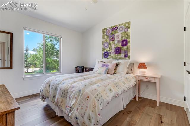 1825 Parkview Boulevard