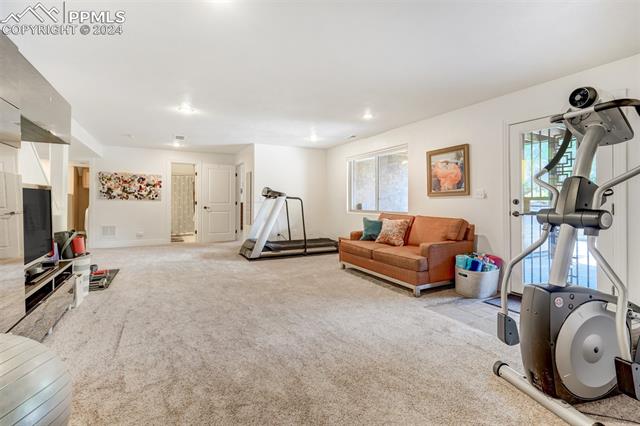 1825 Parkview Boulevard