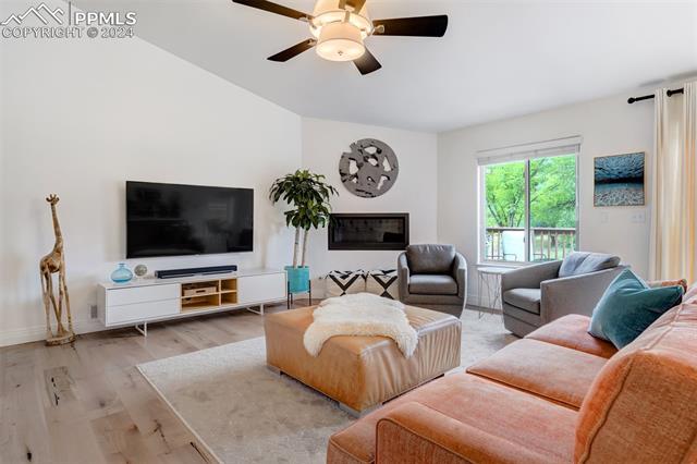 1825 Parkview Boulevard