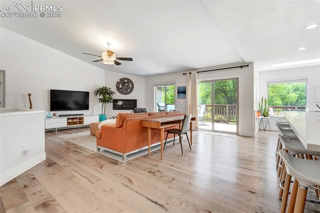 1825 Parkview Boulevard