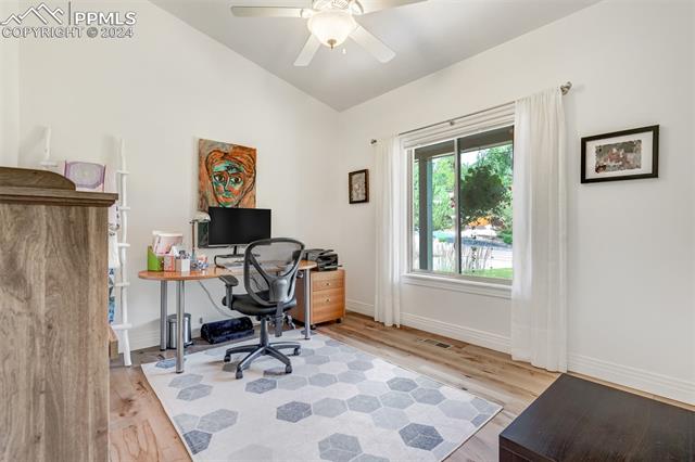 1825 Parkview Boulevard