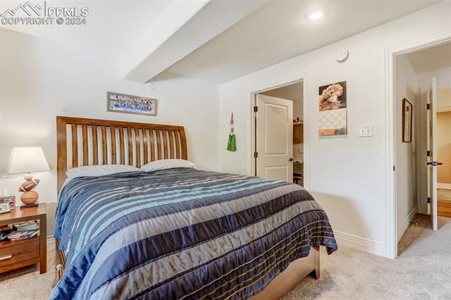 1825 Parkview Boulevard