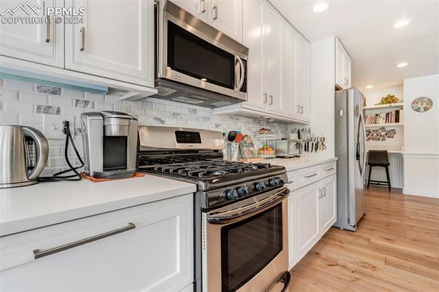 1825 Parkview Boulevard