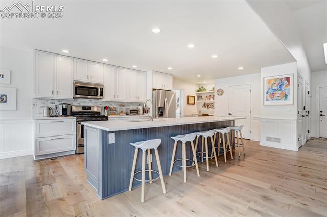 1825 Parkview Boulevard