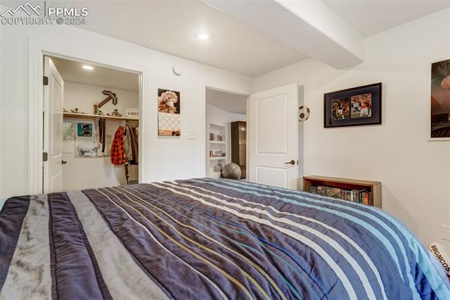 1825 Parkview Boulevard