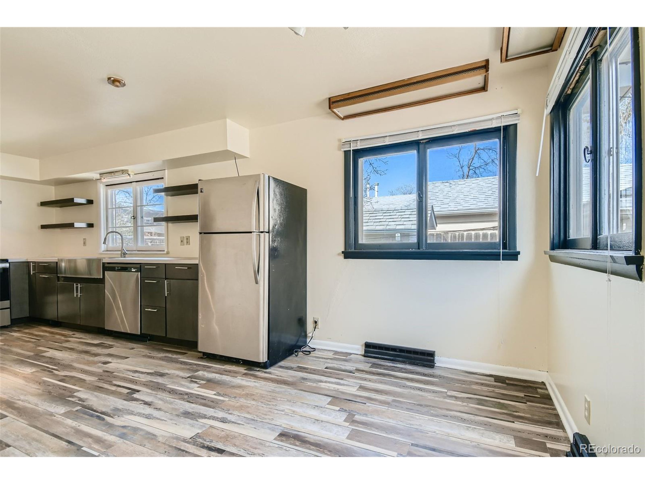 401 W Baseline Rd