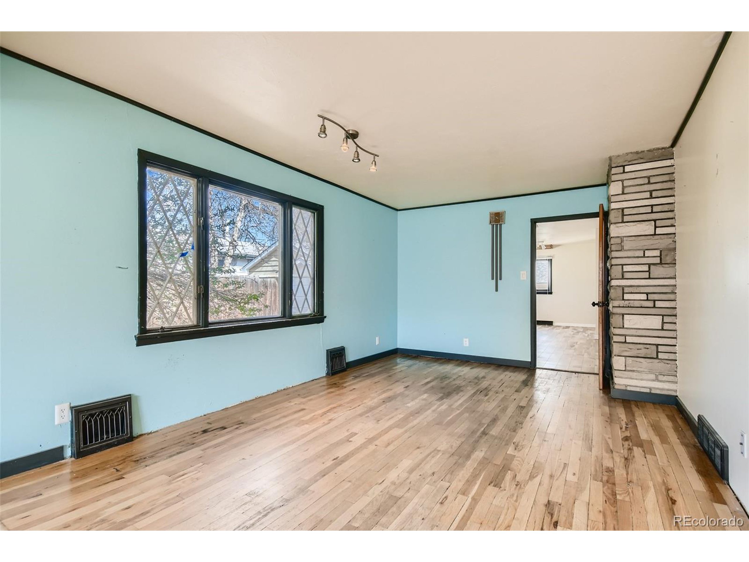 401 W Baseline Rd