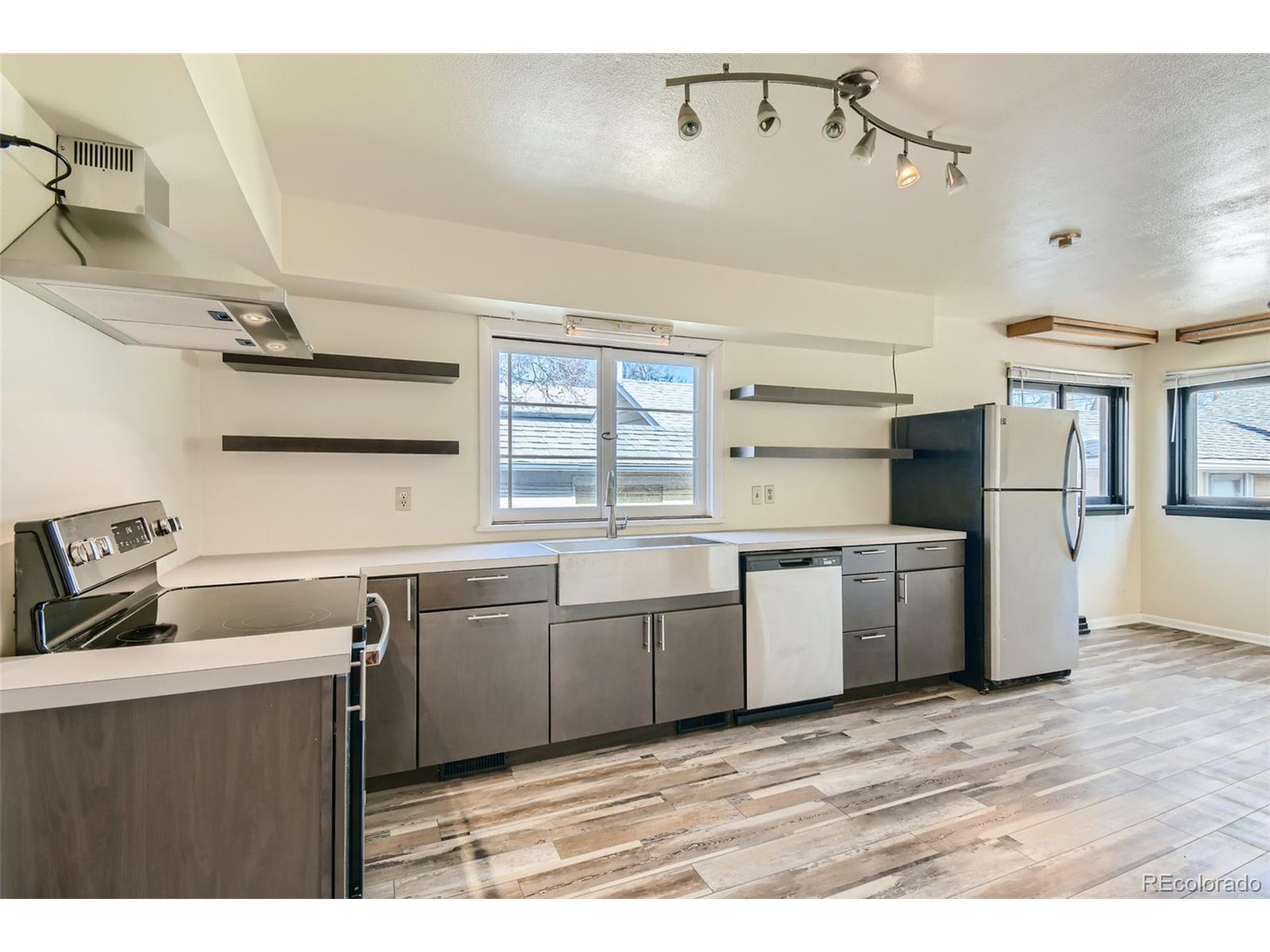 401 W Baseline Rd