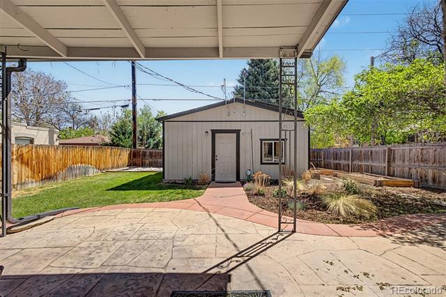 2600 N Vine Street