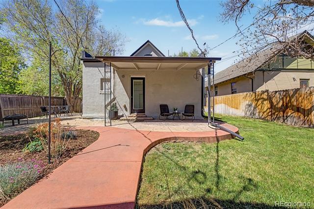 2600 N Vine Street