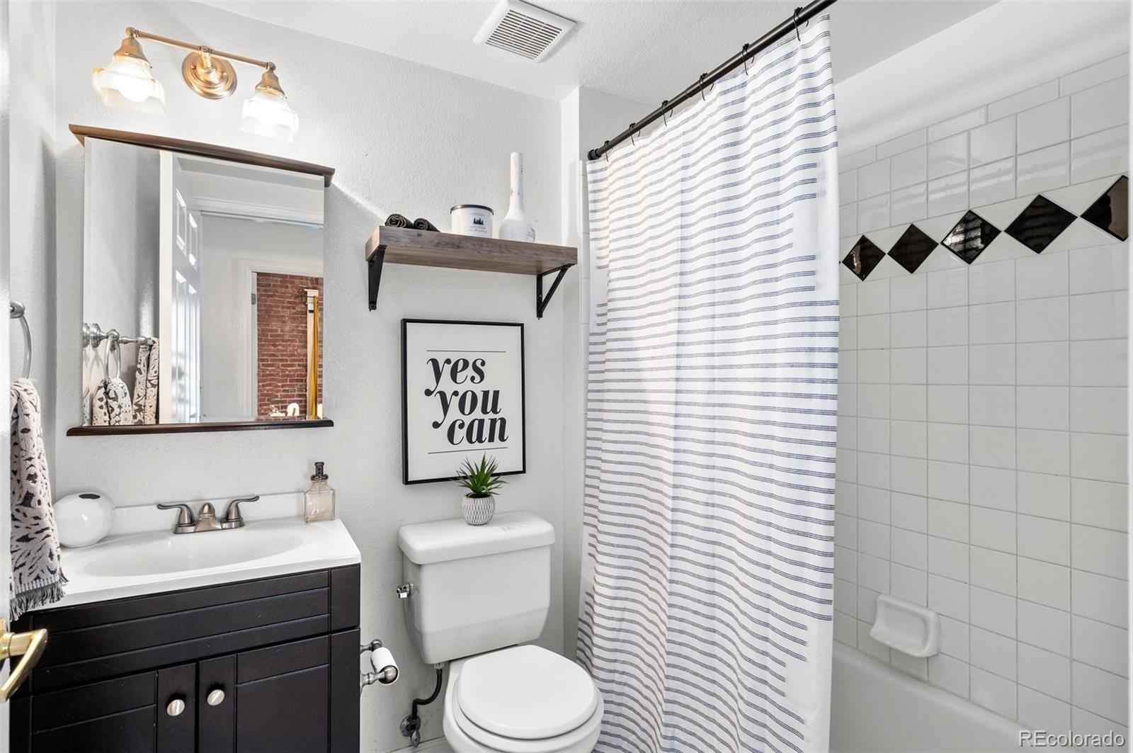 1425 Washington Street Unit: 200