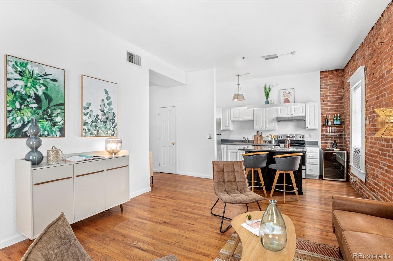 1425 Washington Street Unit: 200
