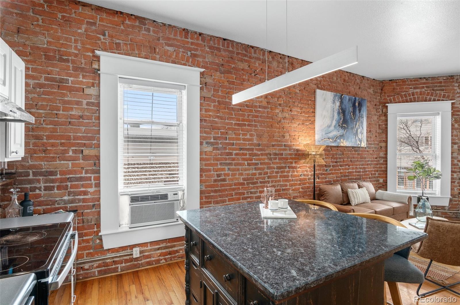 1425 Washington Street Unit: 200
