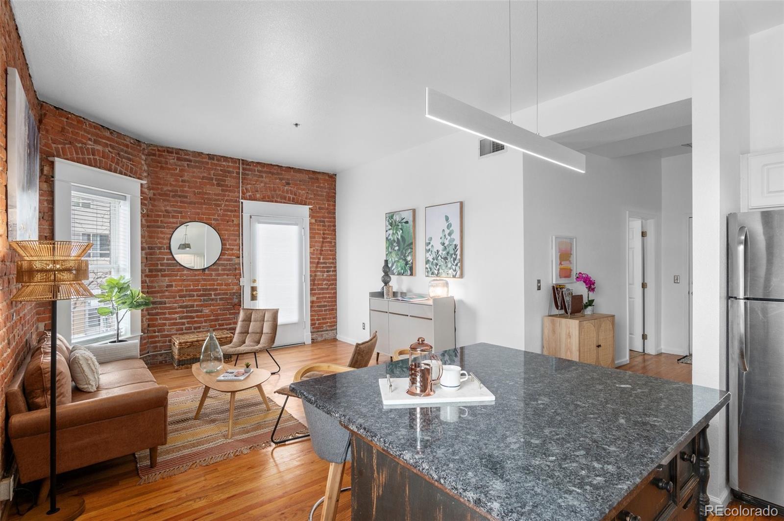 1425 Washington Street Unit: 200