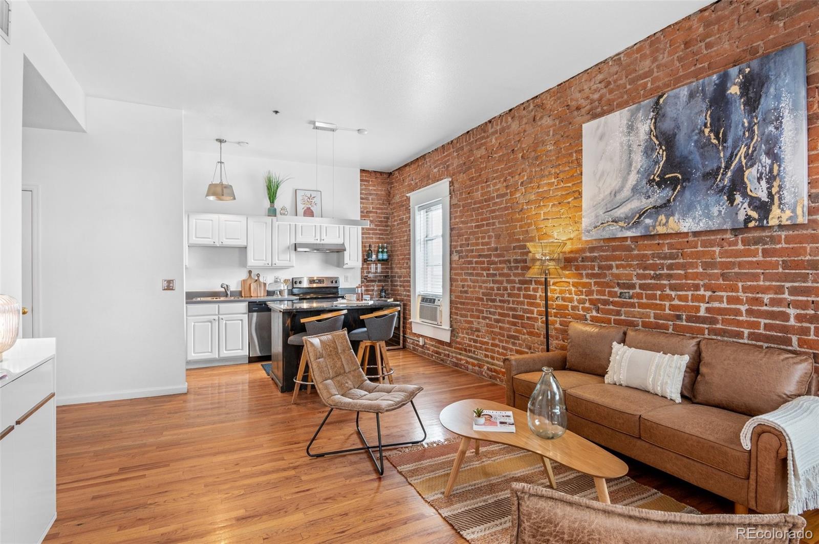 1425 Washington Street Unit: 200