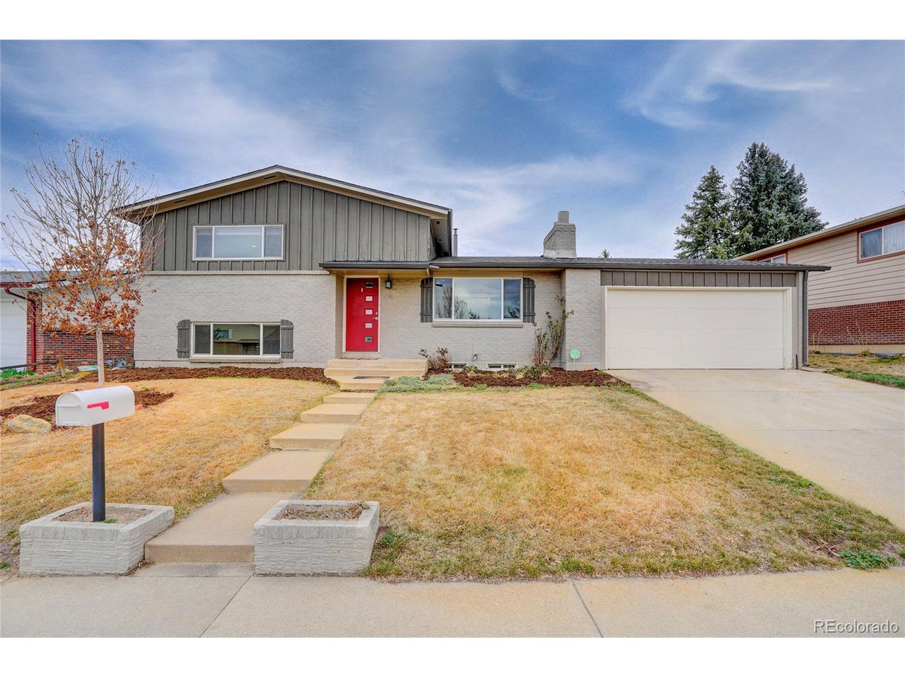 218 Pikes Peak Pl