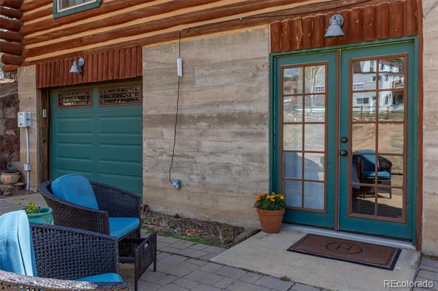 934 Midland Court