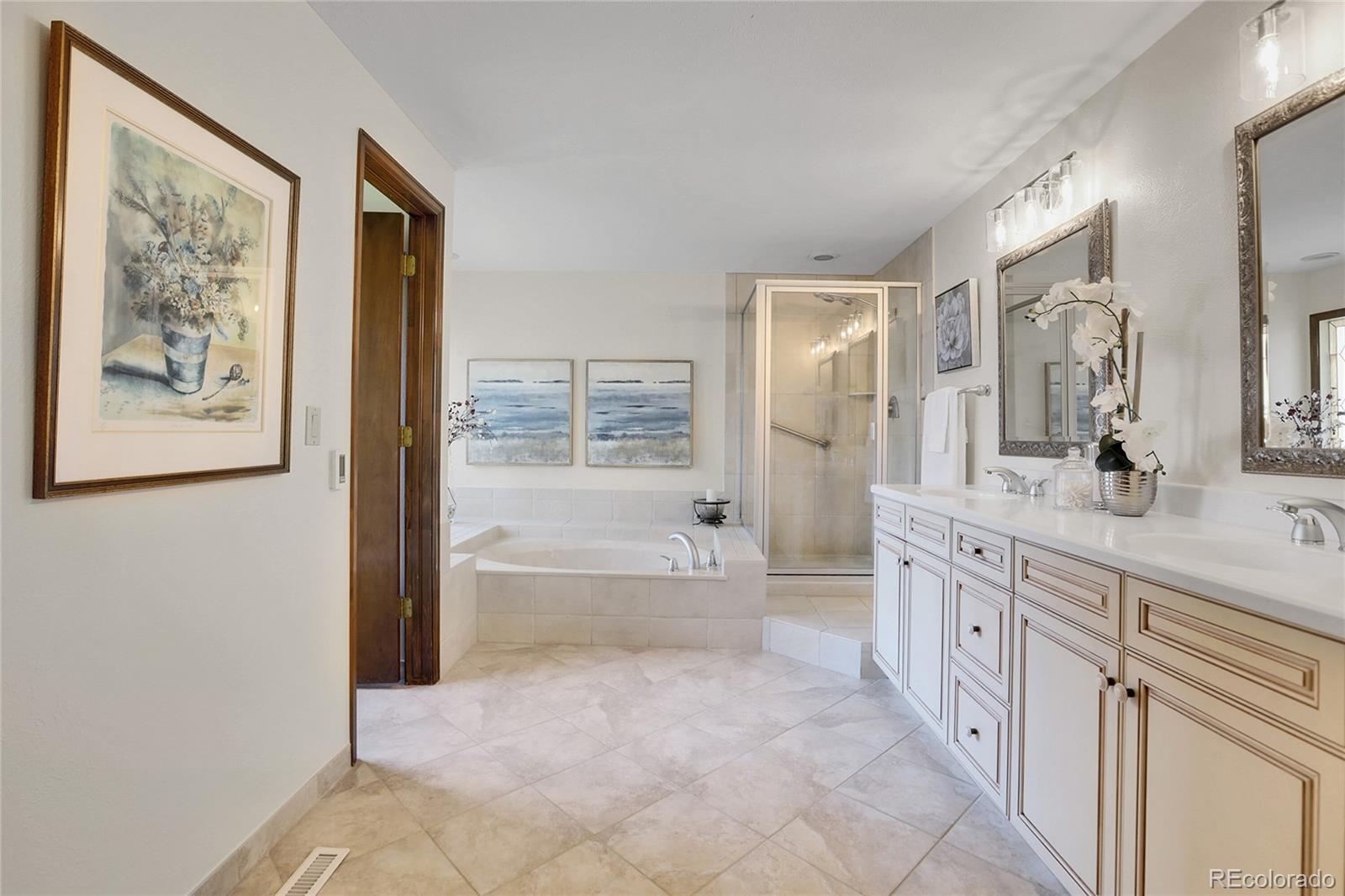 4939 E Mineral Circle