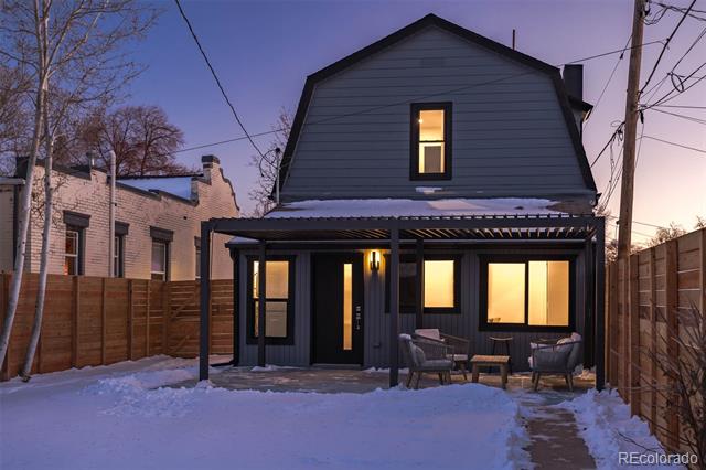 2031 W 37th Avenue