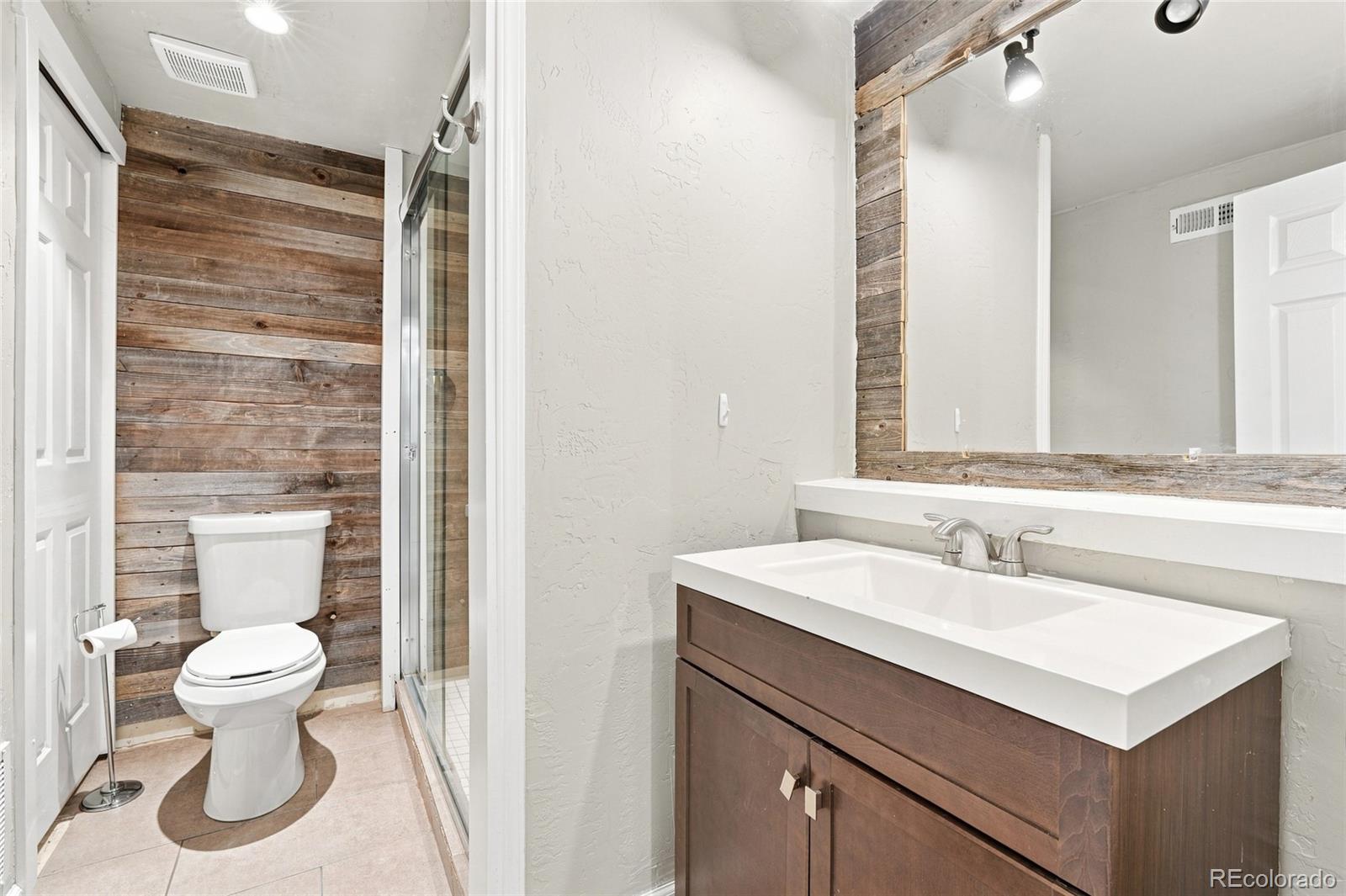 8634 W 79th Place