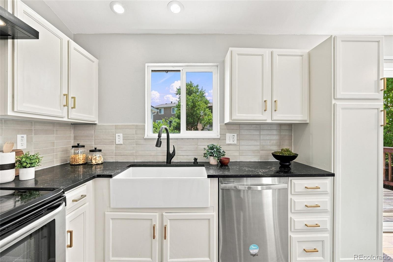 8634 W 79th Place