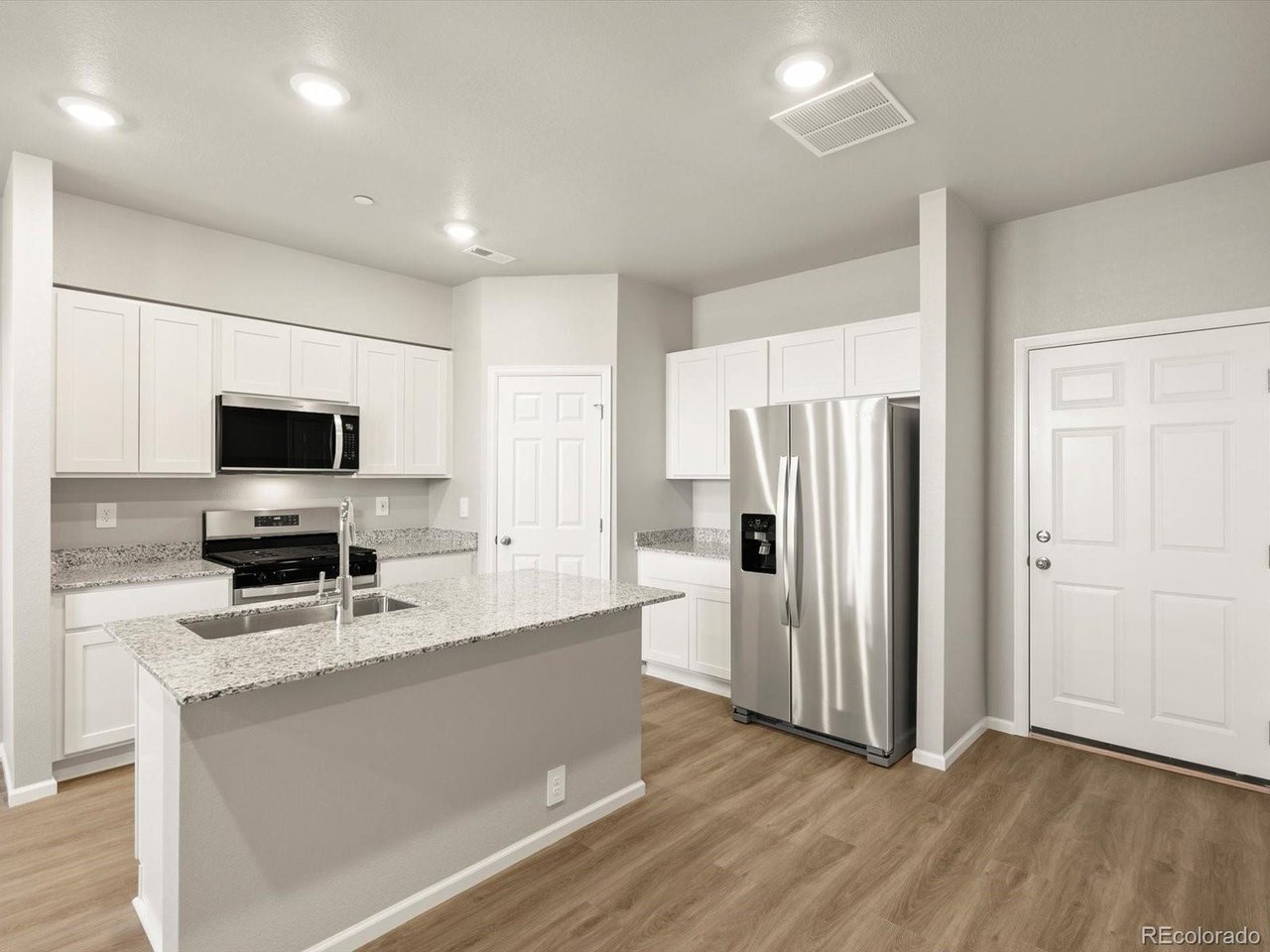 1594 Riverplace Dr 3